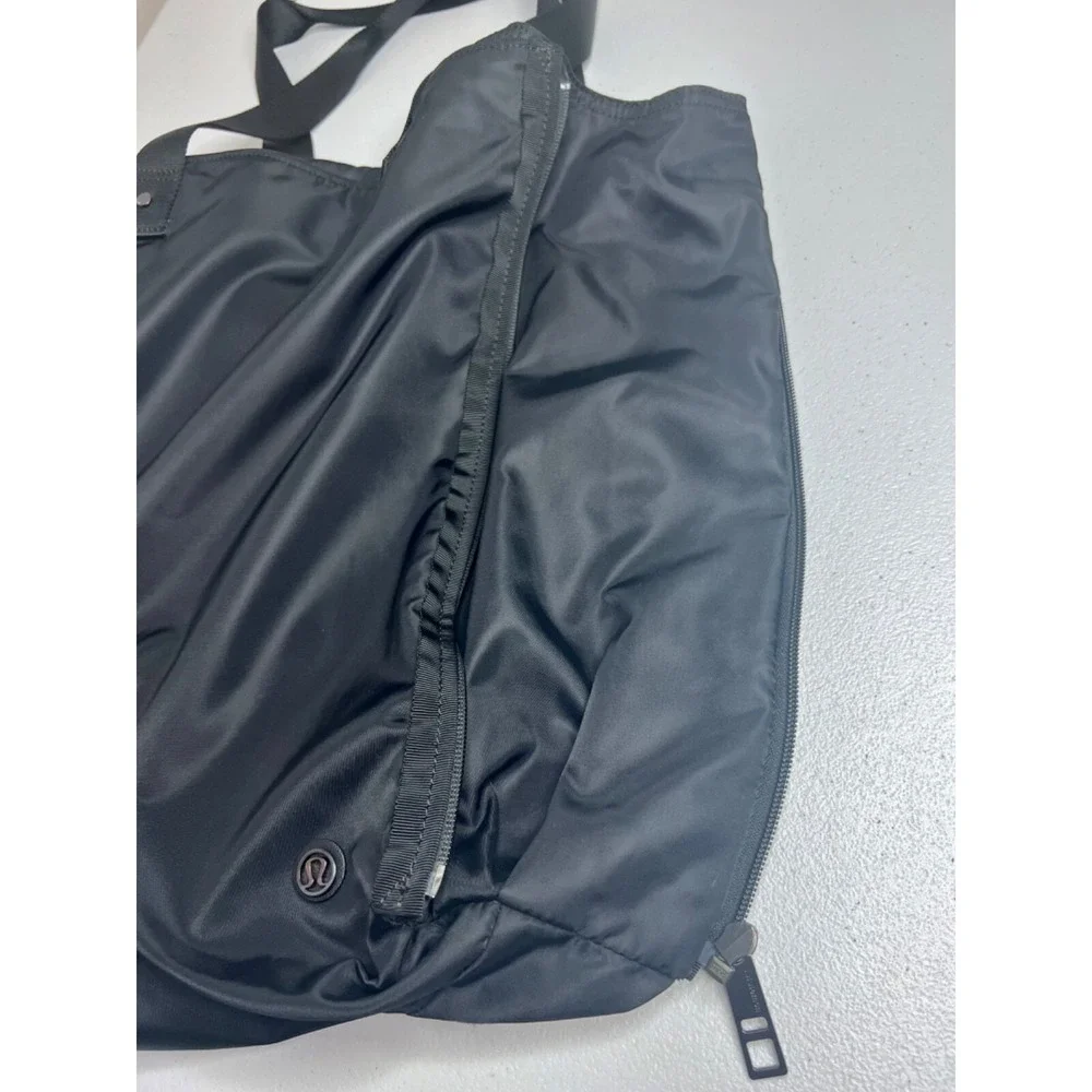 Lululemon Bring It Om Tote Bag Black Expandable Gym Yoga
